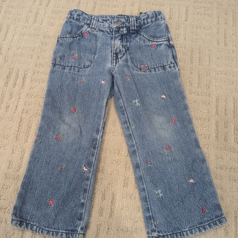 Toddlers Floral And Heart Embroidered Denim Jeans